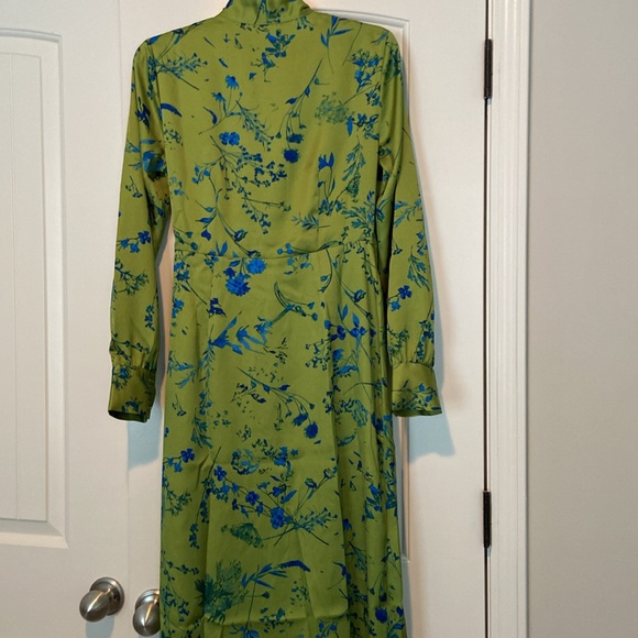 Dress - Picture 2 of 5